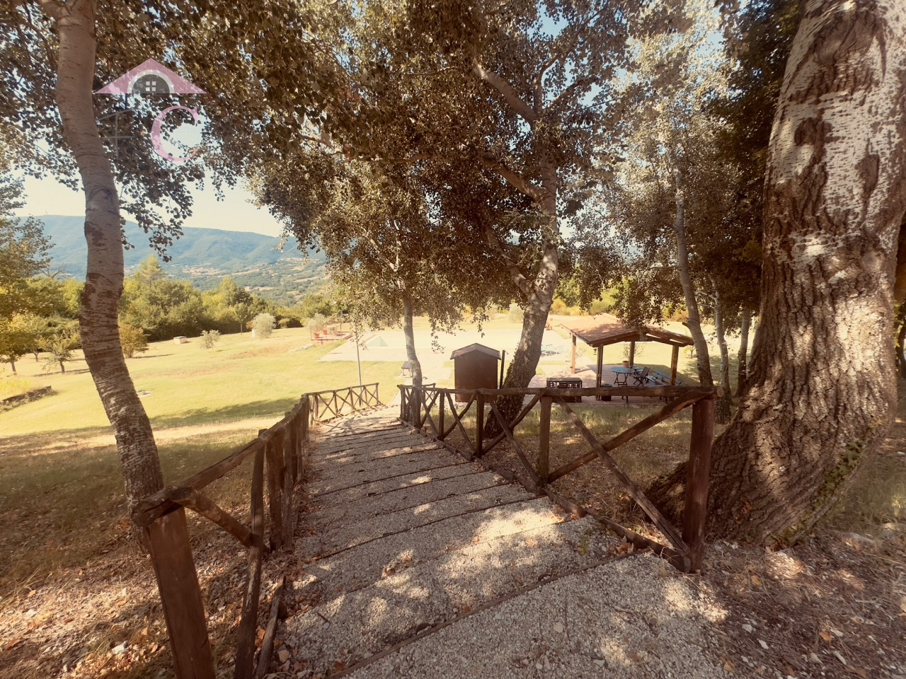 villa moderna con piscina  4.jpg